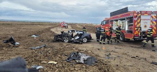 Doi copii şi un adult au murit într-un accident produs în județul Iași. Alte două persoane au fost rănite. FOTO