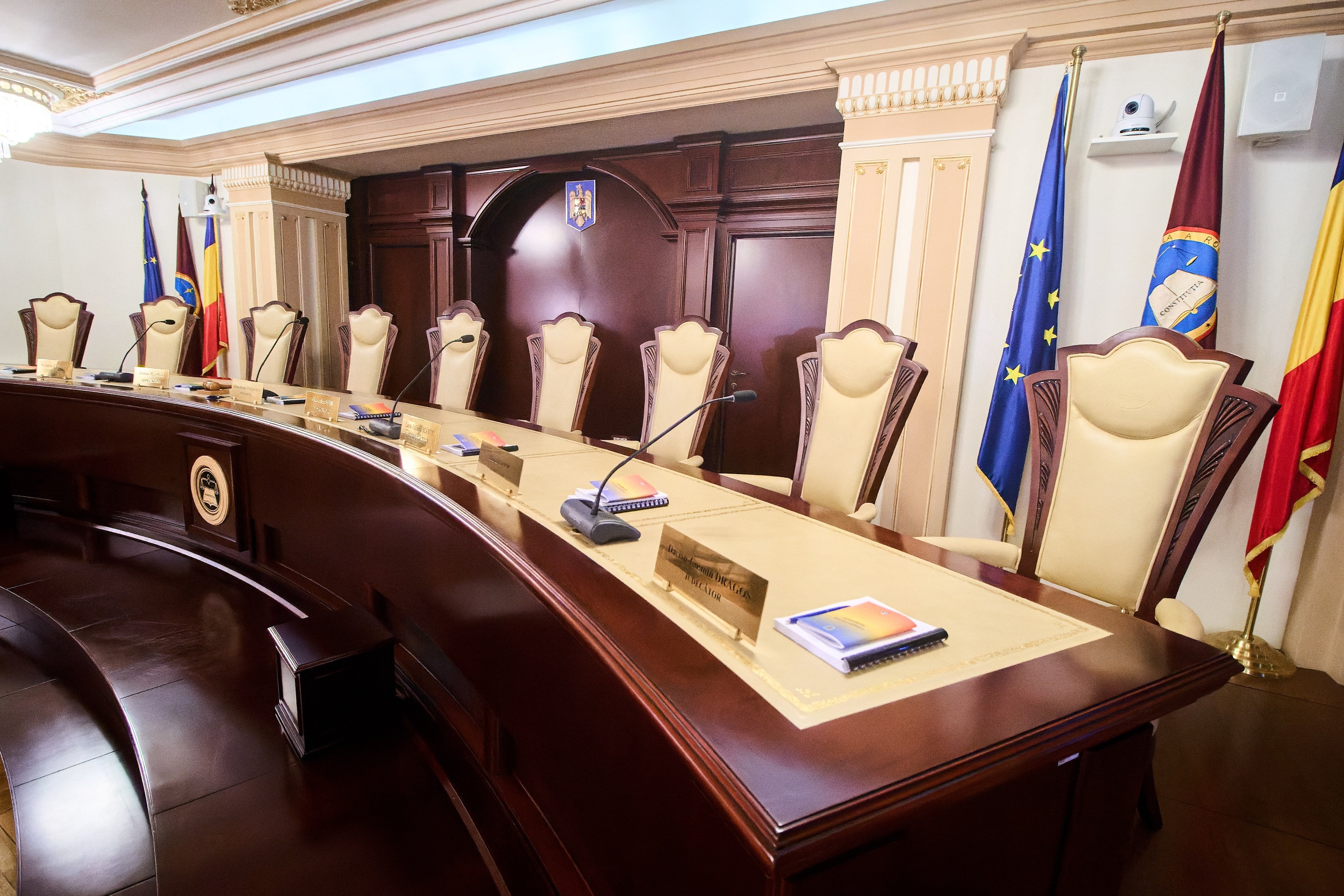 Program de guvernare: Intervențiile procurorilor superiori în dosare vor fi limitate, iar ANC va trece în subordinea MAI