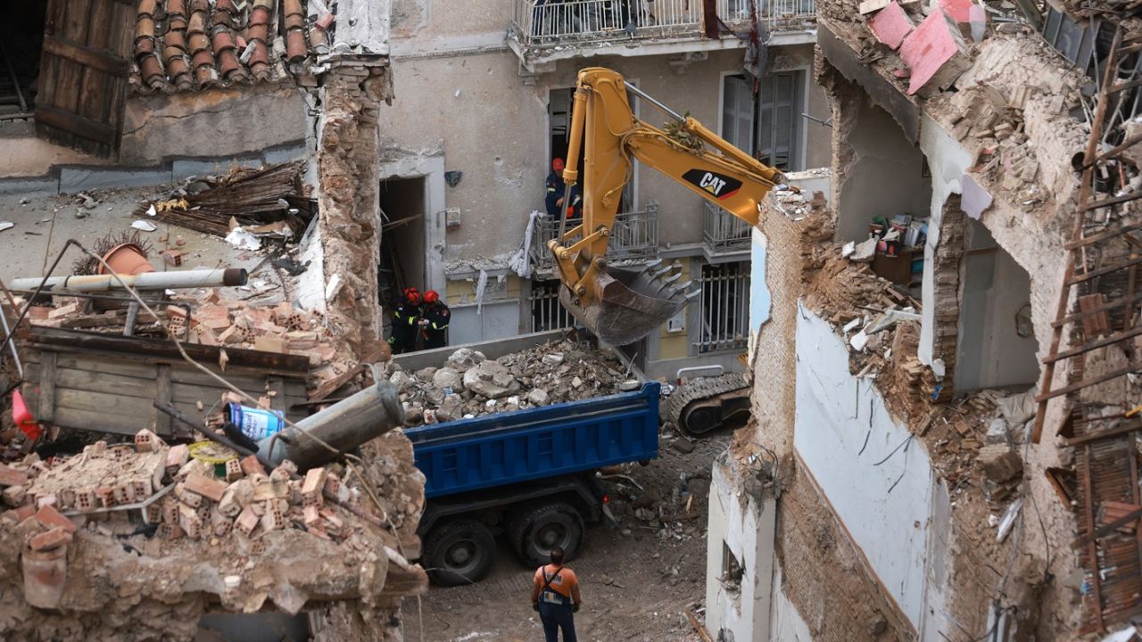 Explozie puternică în centrul Atenei: două decese confirmate, patru persoane date dispărute