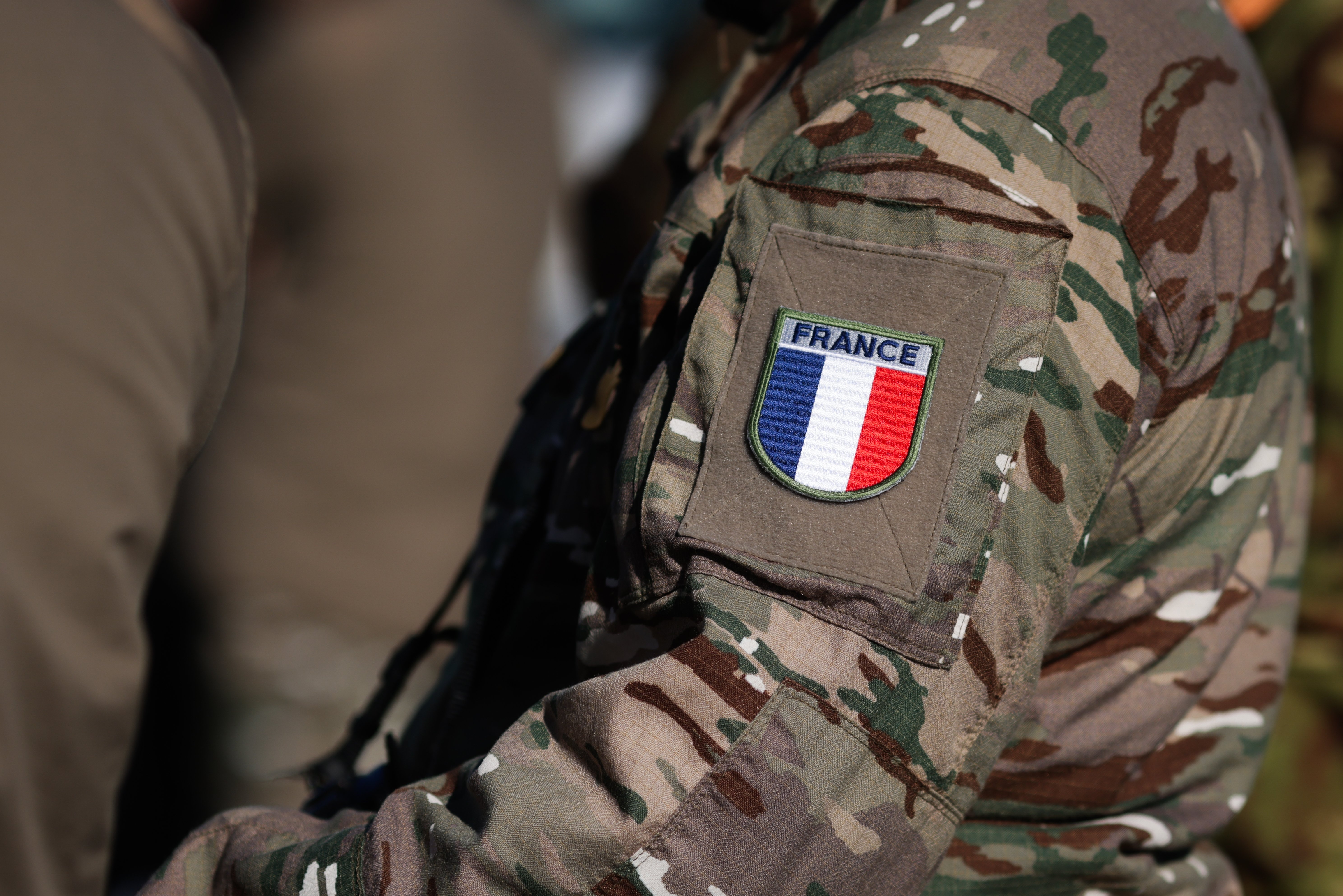 Ministrul francez de Externe: Desfășurarea militară în Arabia Saudită va fi „strict defensivă”, pentru protejarea petrolului