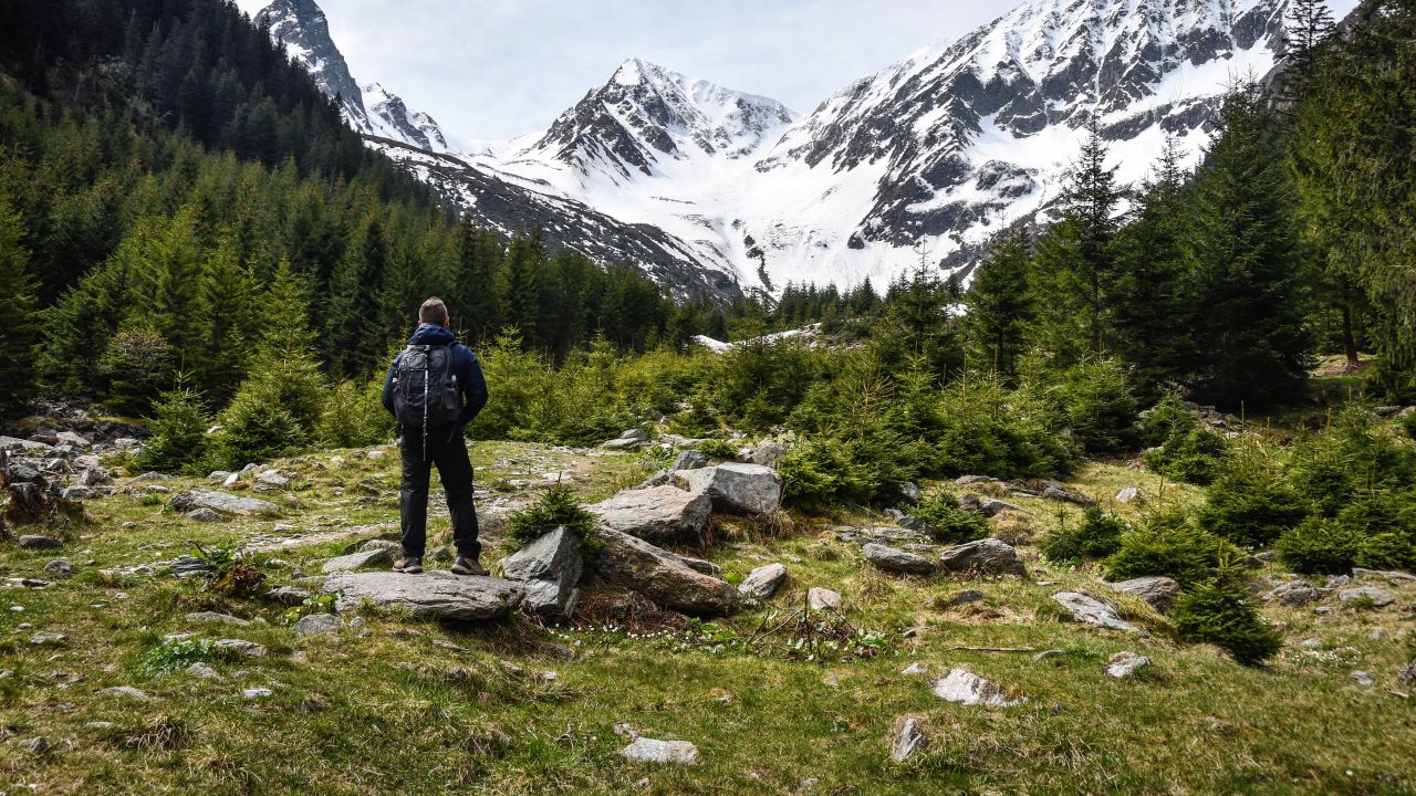 Jurnalist britanic recomandă Carpații Meridionali în loc de Everest Base Camp
