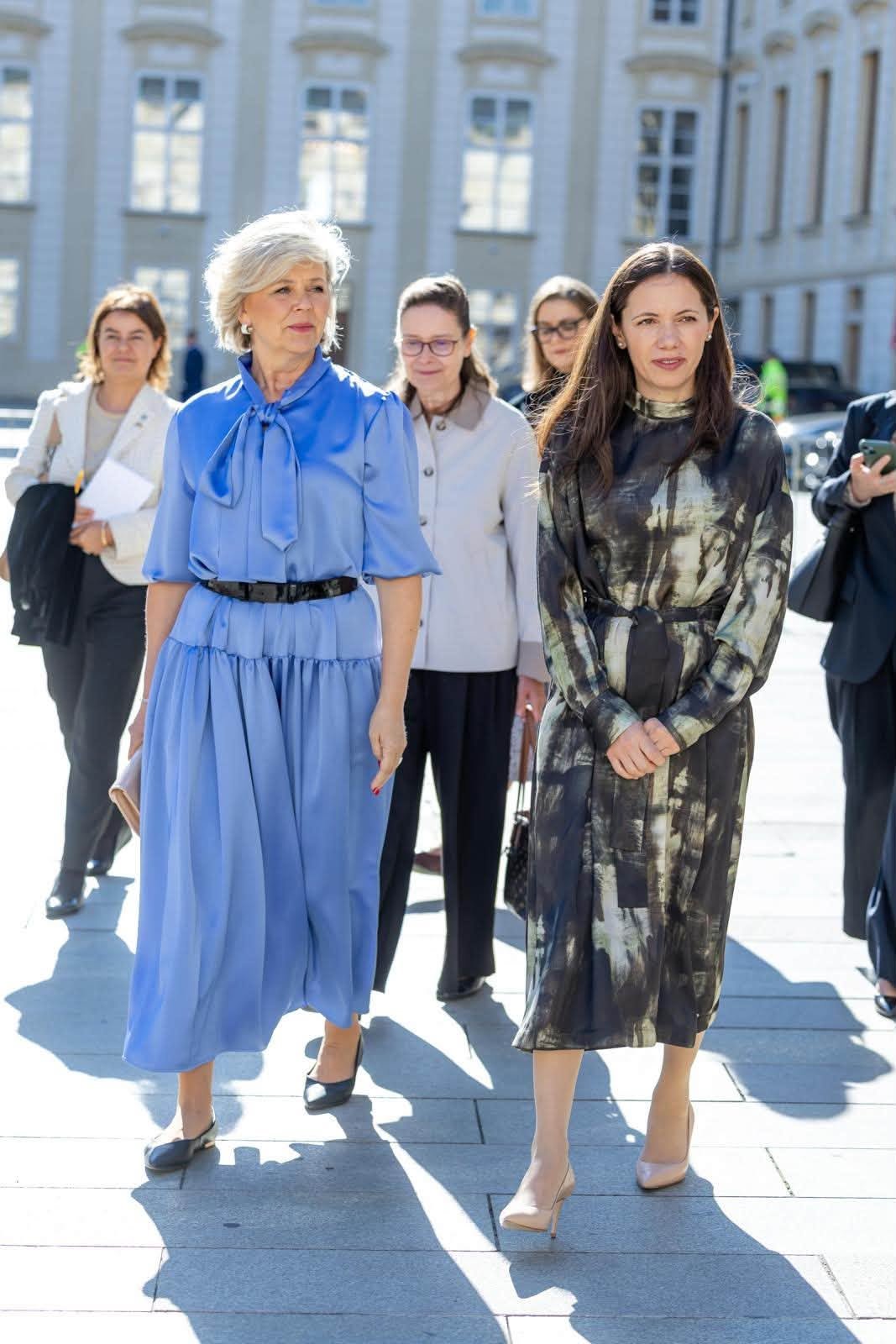 Mirabela Grădinaru, vizită în Cehia la ONG-uri pentru copii și tineri. Ce a discutat cu Prima Doamnă, Eva Pavlová