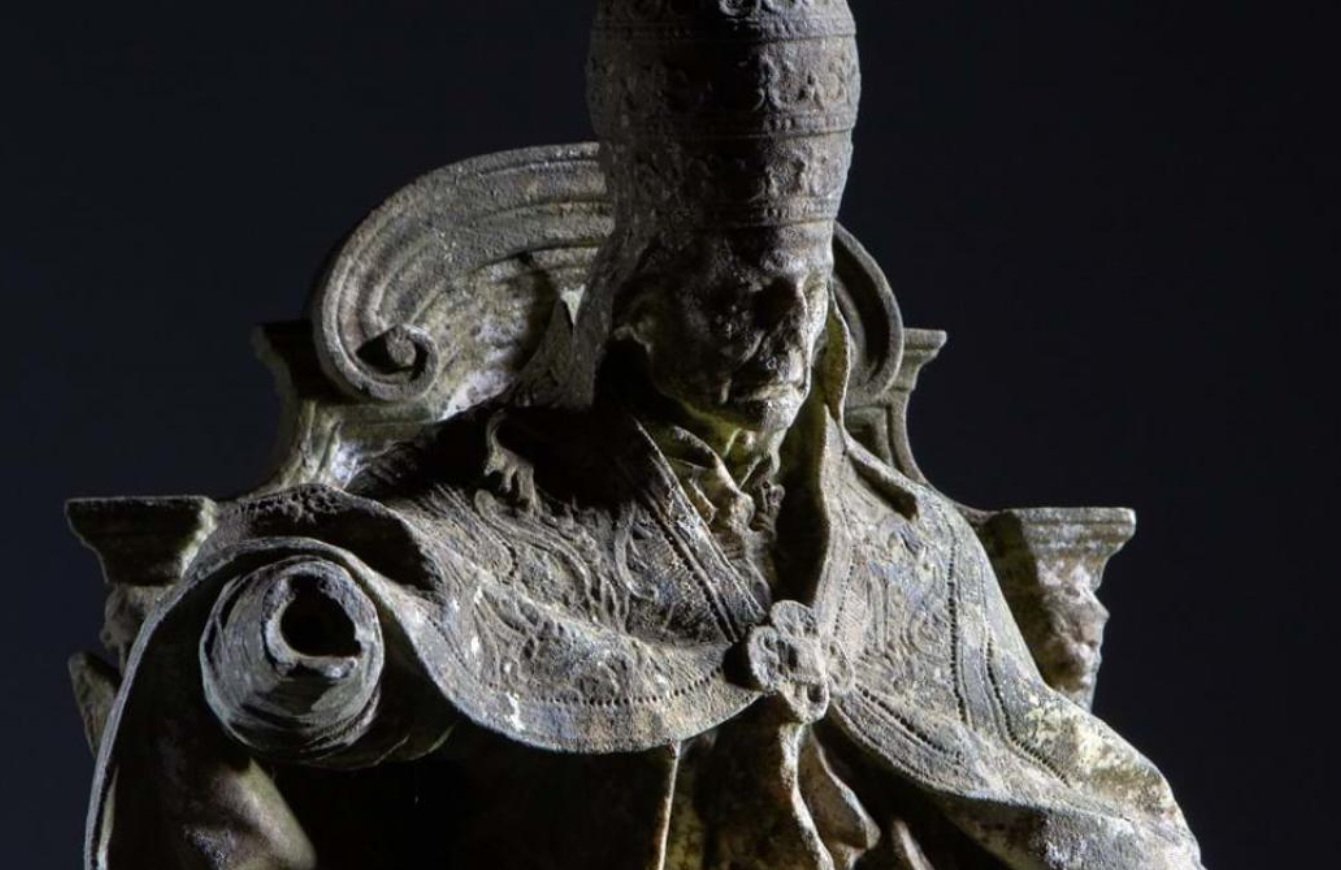 A găsit o sculptură într-un depozit și a plătit 350 de euro. Descoperirea ar putea ajunge să valoreze 117.000 de euro