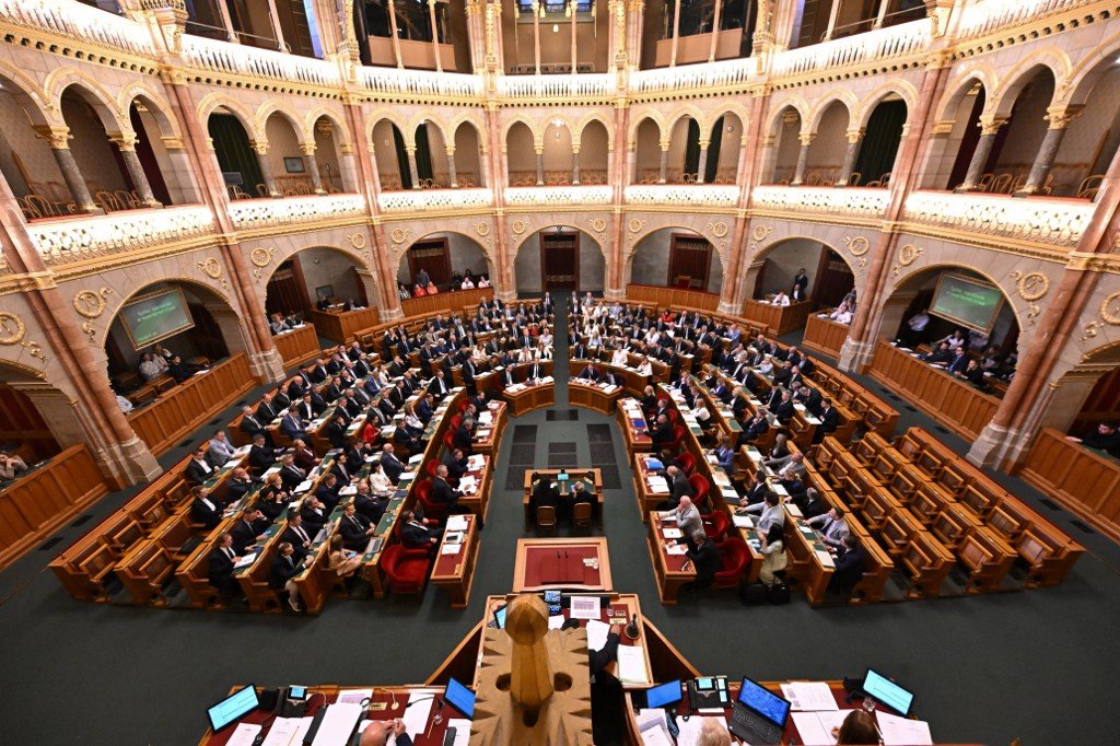 Premieră în Ungaria postcomunistă: doi foști miniștri au fost arestați. Au făcut parte din Guvernul Orban