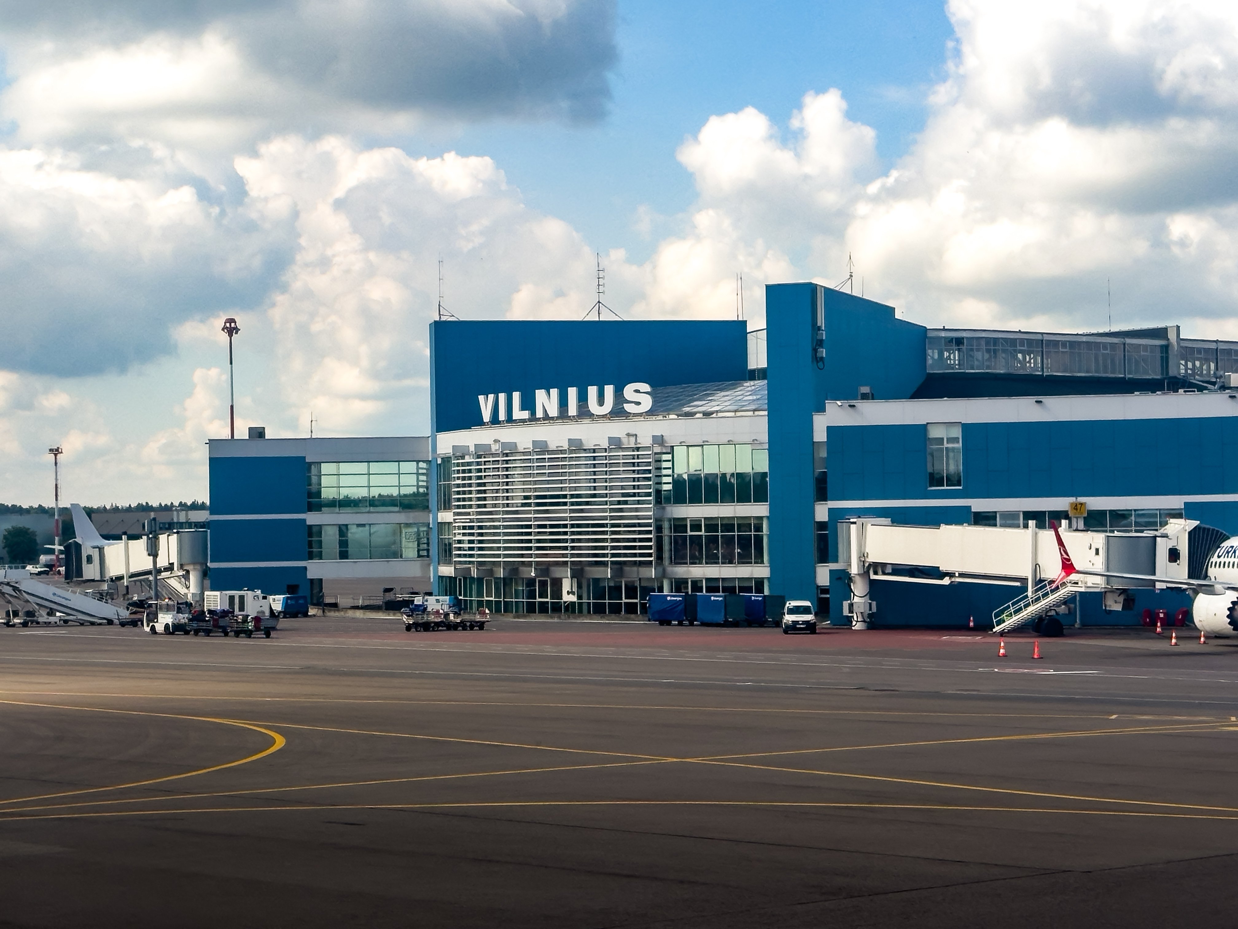 Alertă cu dronă la aeroportul din Vilnius, Lituania. Avioanele NATO au fost mobilizate de urgență