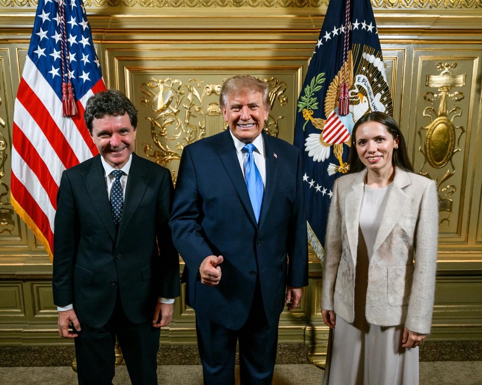 Fotografia cu Nicușor Dan și Donald Trump, analizată de experți. Ce spun despre autenticitatea imaginii