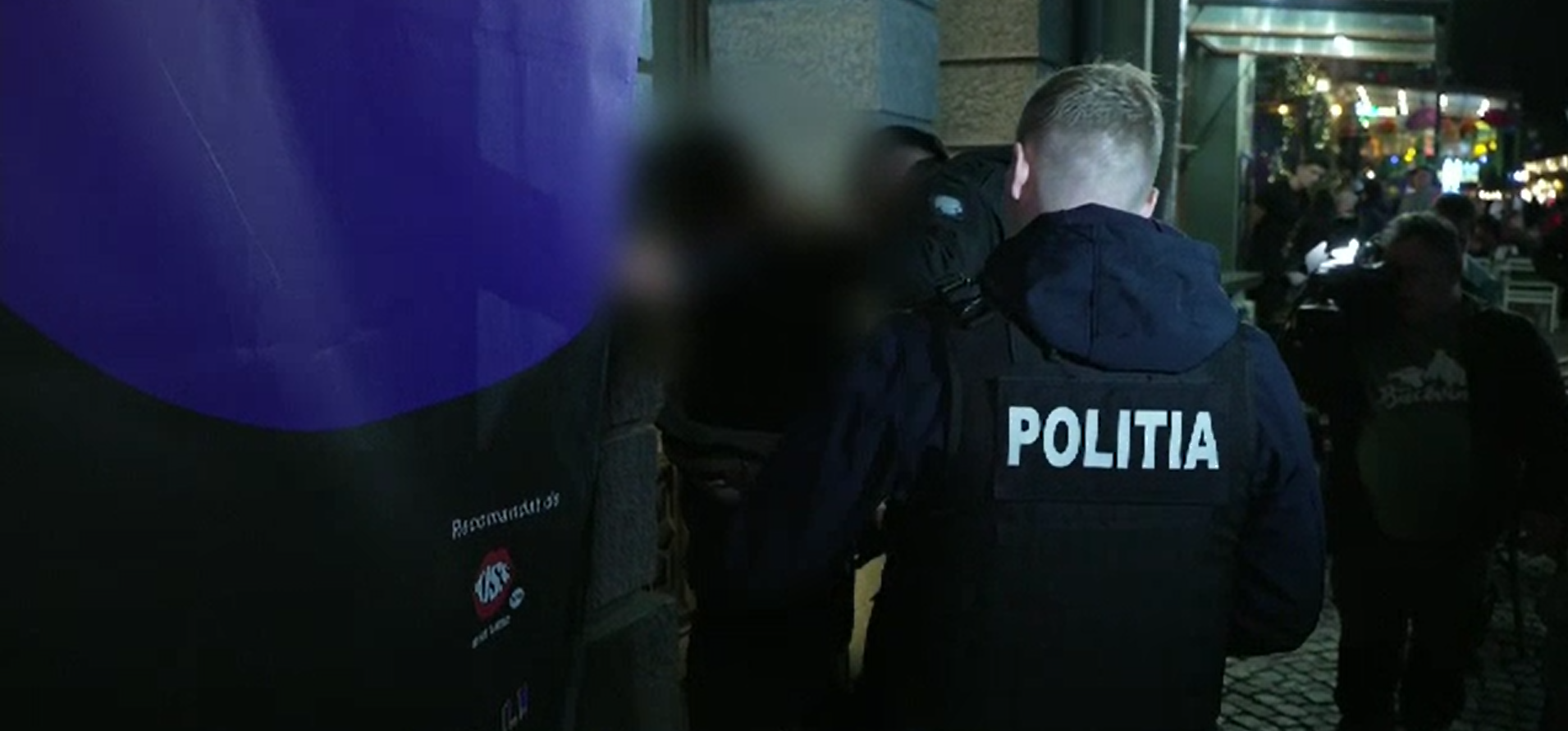 Razie de amploare în centrul Capitalei. Peste 260 de persoane au fost legitimate. Arme albe și droguri, găsite de polițiști