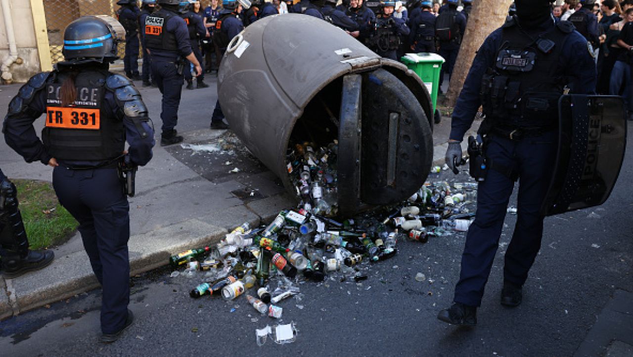 Tânăr francez și-a pierdut un braț după o grenadă lansată de poliție în proteste