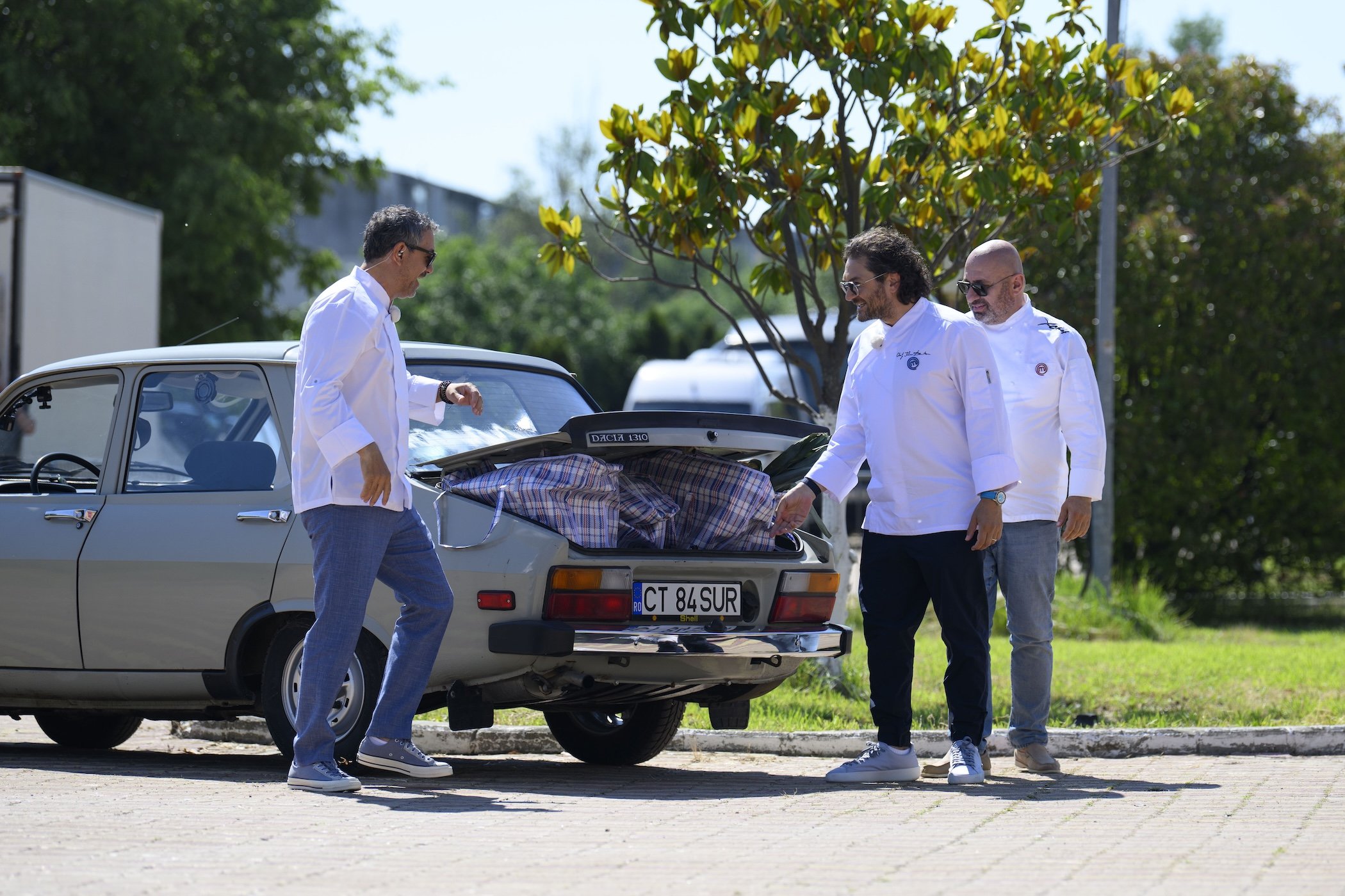 În această seară, la MasterChef, concurenții gătesc ca în studenție. Cătălin și Sorin se răzbună pe Florin