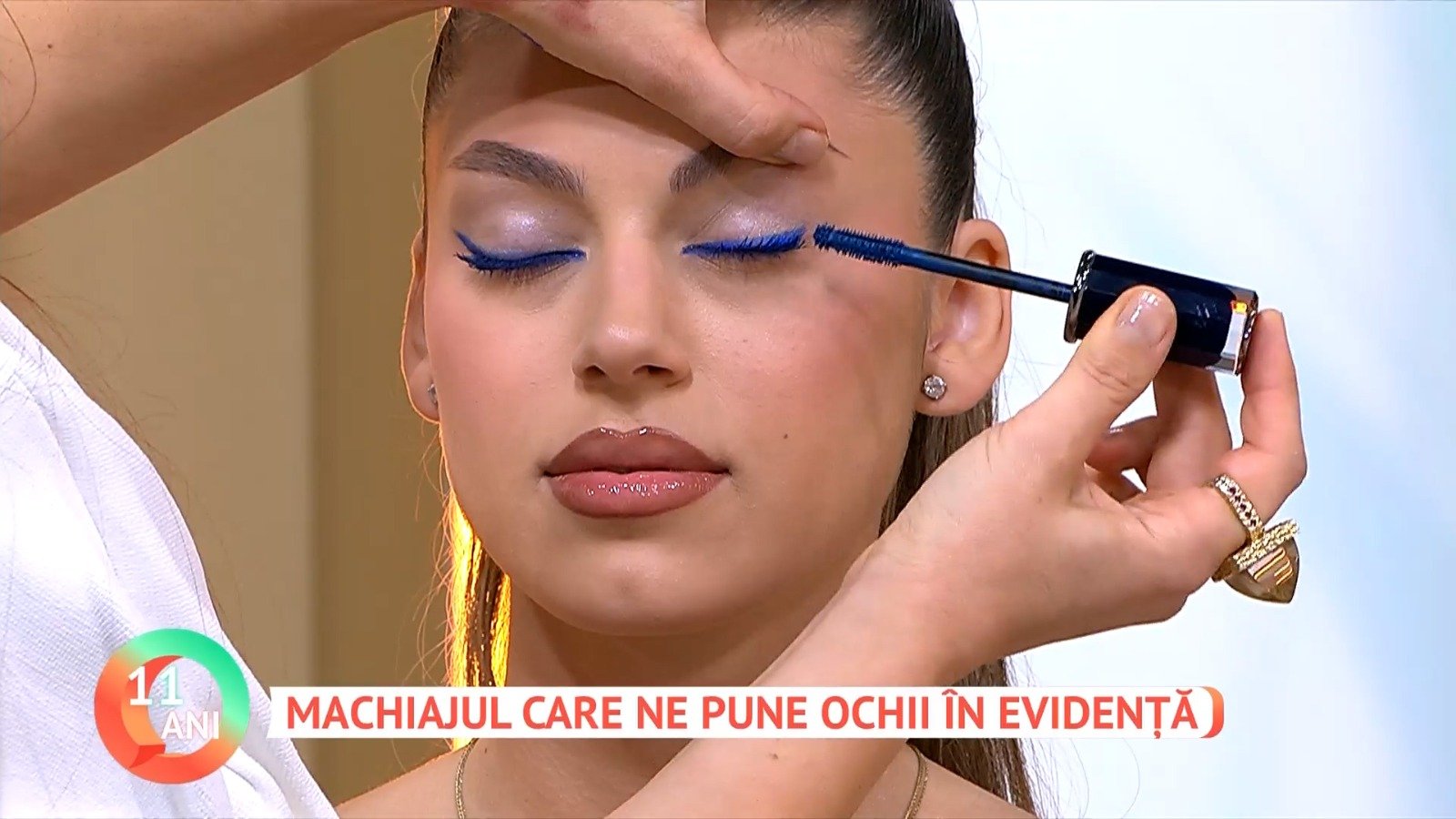 Trei trucuri dezvăluite de un make-up artist de succes, pentru un machiaj rezistent, care scoate trăsăturile în evidență