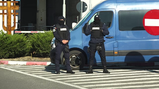 Șefii Poliției de Frontieră și Vămii Halmeu, reținuți într-un dosar de corupție. Alte 38 de persoane sunt cercetate în dosar