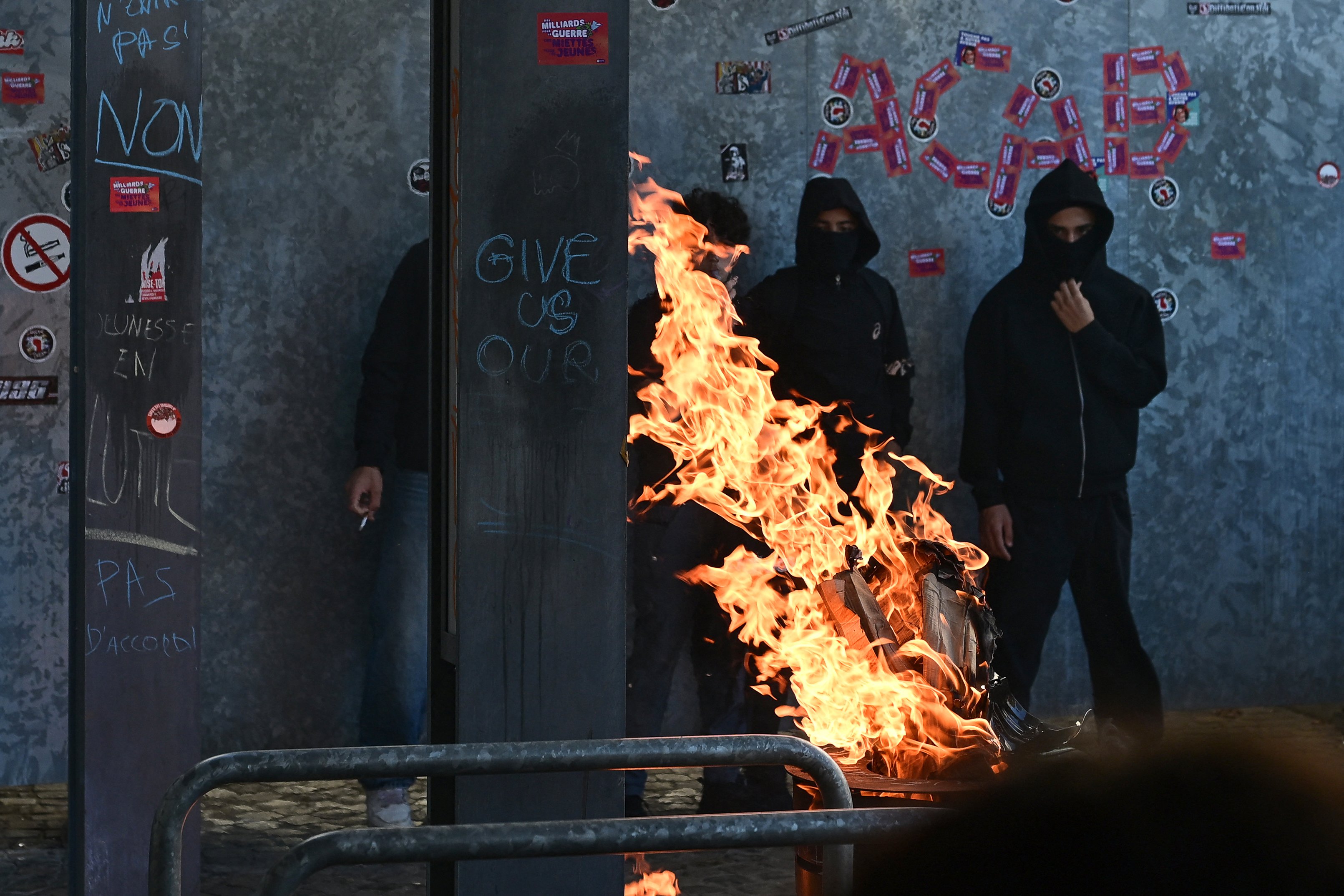 Manifestații ale elevilor au degenerat în Belgia. Zeci de arestări și 18 polițiști răniți ușor după violențele de la Liège