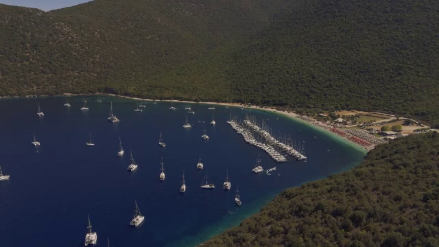 Românii au intrat în Cartea Recordurilor cu cea mai mare lecție de navigație din lume. Au participat peste 600 de oameni