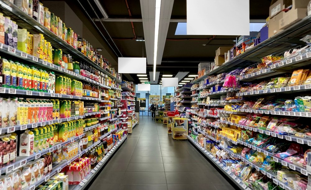 Un angajat al unui supermarket din Austria le acorda pe ascuns clienților reduceri de până la 50%. Ce a urmat