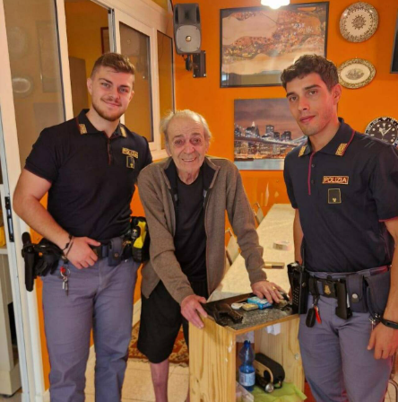 Un bătrân de 84 de ani din Italia a sunat la 112 pentru că se simțea singur. Ce au făcut agenții