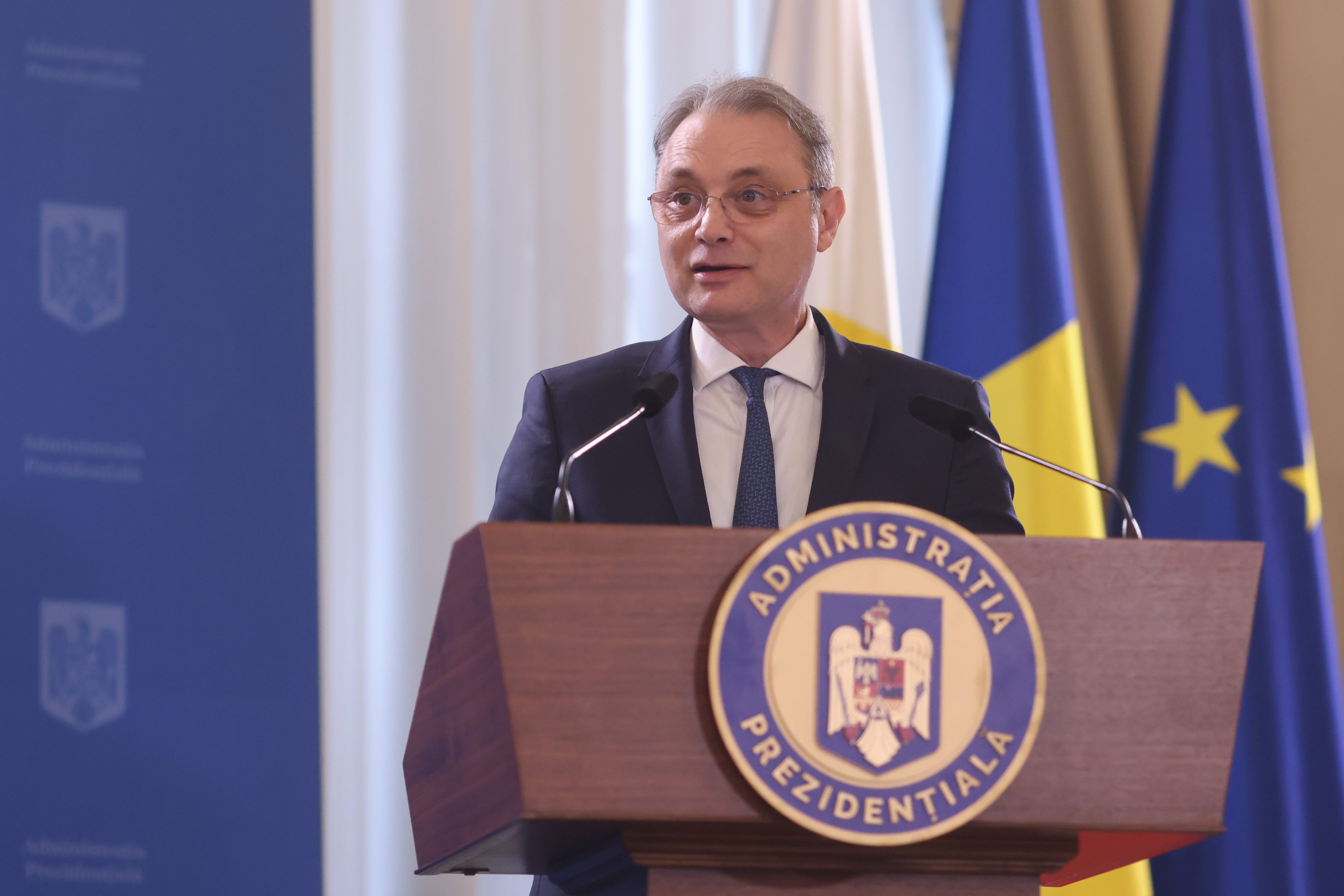 Luca Niculescu începe negocierile pentru formarea Guvernului. Ce cer partidele în schimbul votului din Parlament