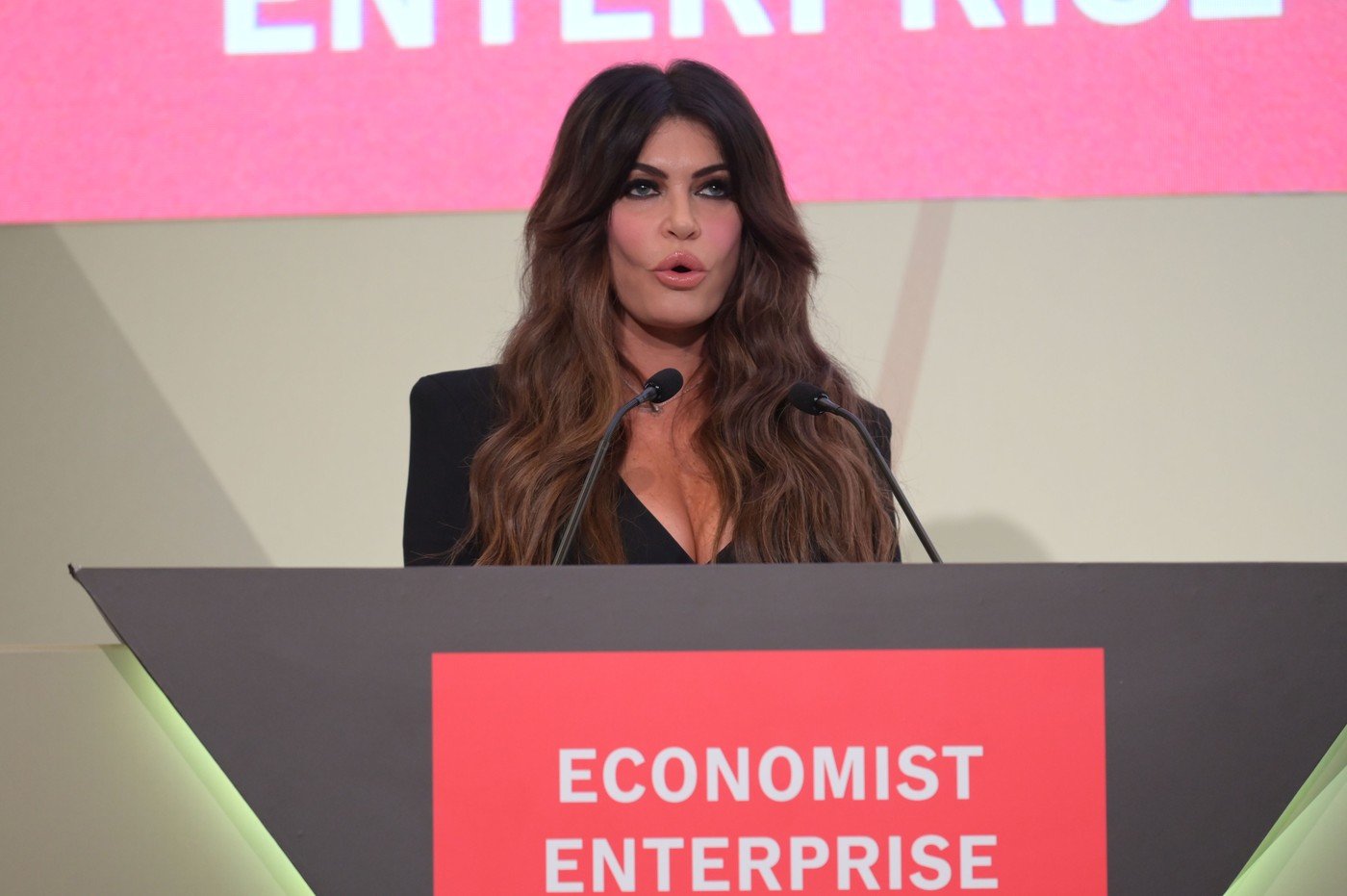 Kimberly Guilfoyle, acuzată de conducere „tiranică”. Ar fi concediat un agent pentru că nu i-a dus gheață la 4 dimineața