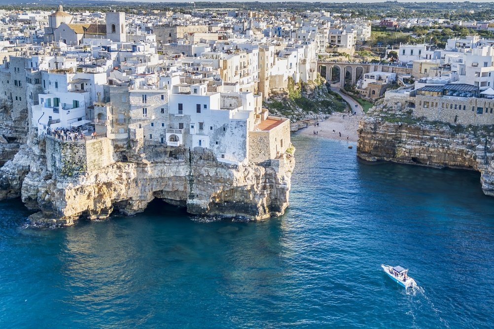 De ce Marea Mediterană se numește astfel. Ce înseamnă numele ei