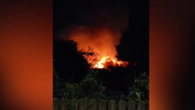 Incendiu violent în Crevedia. La fața locului au ajuns și pompieri de la ISU București-Ilfov