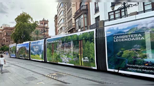 România își promovează atracțiile turistice pe un tramvai din Sevilla, cu o campanie de 40.000 de euro