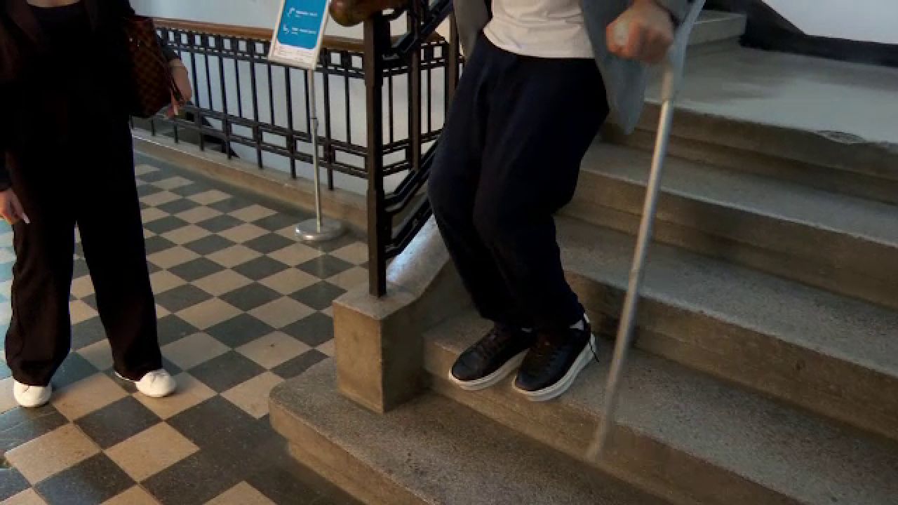 Studenții cu dizabilități de la o universitate din Iași primesc sprijin de la colegi, printr-un proiect unic în țară