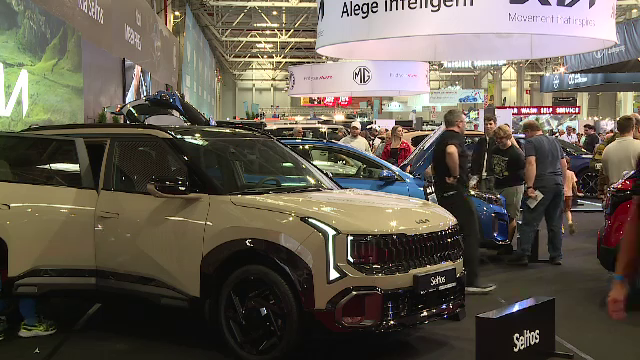 Mașinile electrice și hibride, la mare căutare la salonul auto din București. Ce oferte au pregătit producătorii
