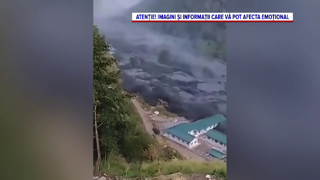 Viituri devastatoare în Nepal. Un râu a ieșit din matcă, a distrus case și poduri, iar cel puțin 5 oameni sunt dați dispăruți