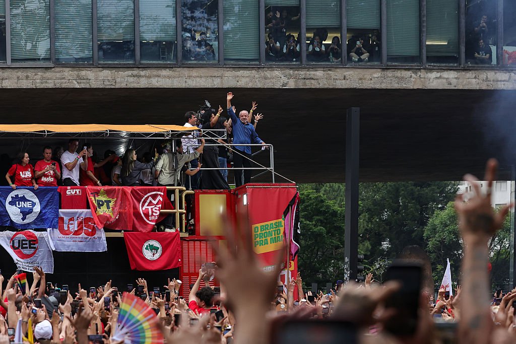 Înaintea alegerilor prezidenţiale, Lula propune reducerea săptămânii de lucru de la șase la cinci zile, în Brazilia