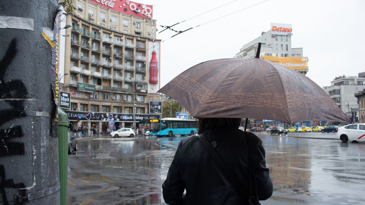 Două zile cu vreme rece și ploioasă în București, temperaturi minime de 6 grade