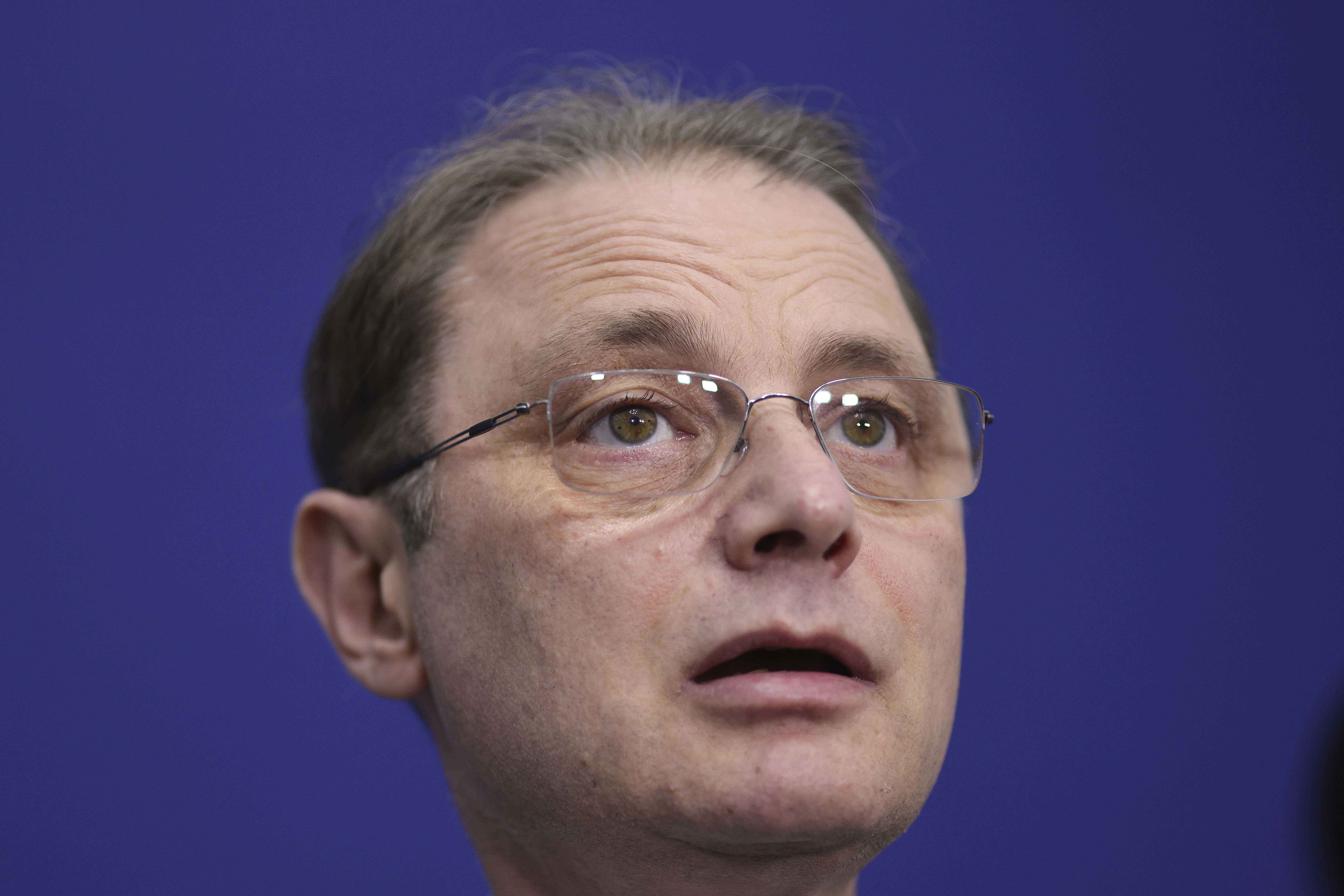 Luca Niculescu: Aş prefera un guvern politic. Discuţiile sunt deschise şi nu vreau să-mi închid nicio poartă de dialog
