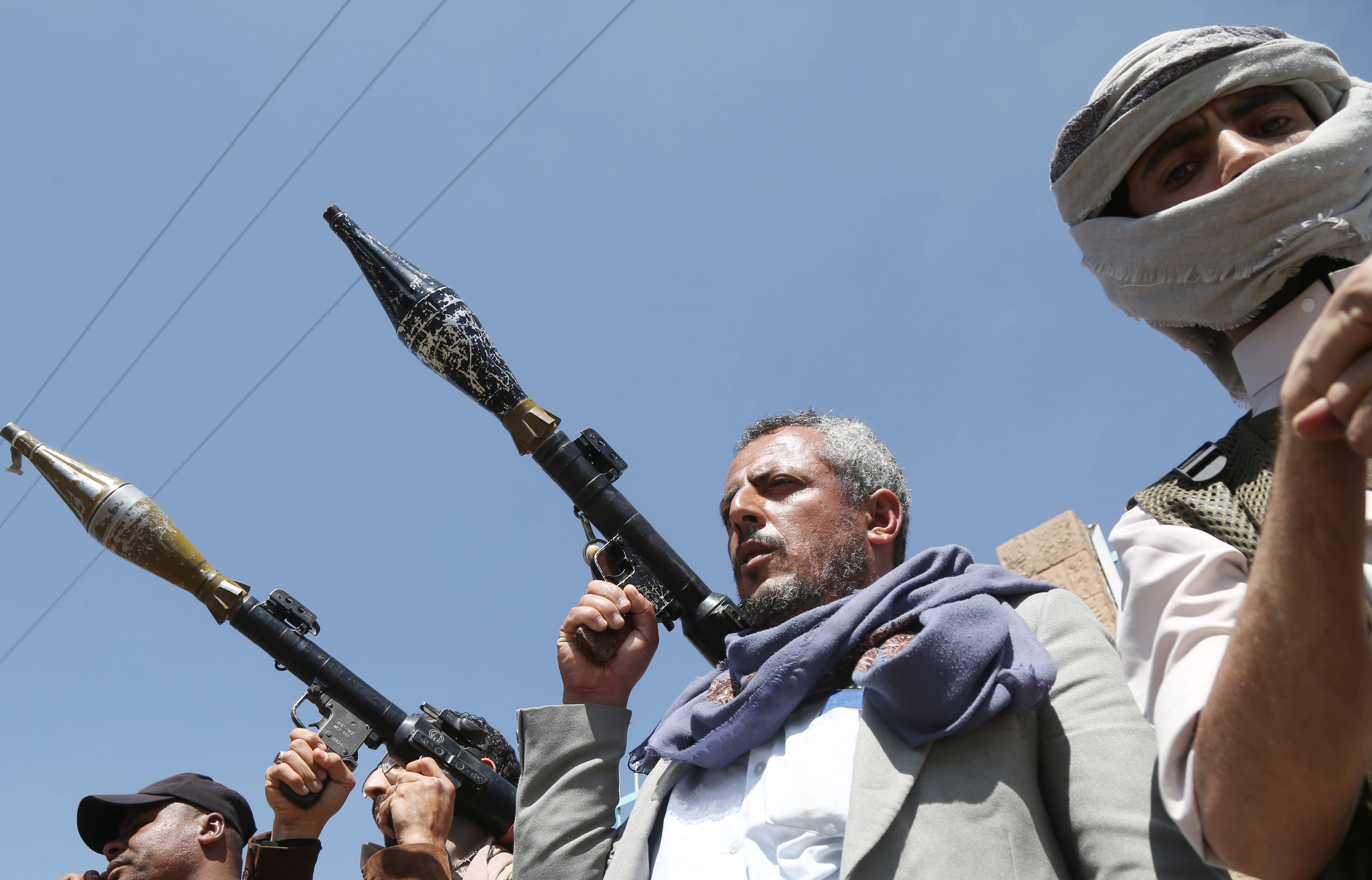 „Atac aerian ostil”. Explozii puternice în Riad. Arabia Saudită a interceptat o rachetă balistică lansată de rebelii houthi