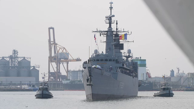 Fregata „Regele Ferdinand” a revenit acasă după o misiune NATO în Marea Mediterană. Militarii români, așteptați de cei dragi