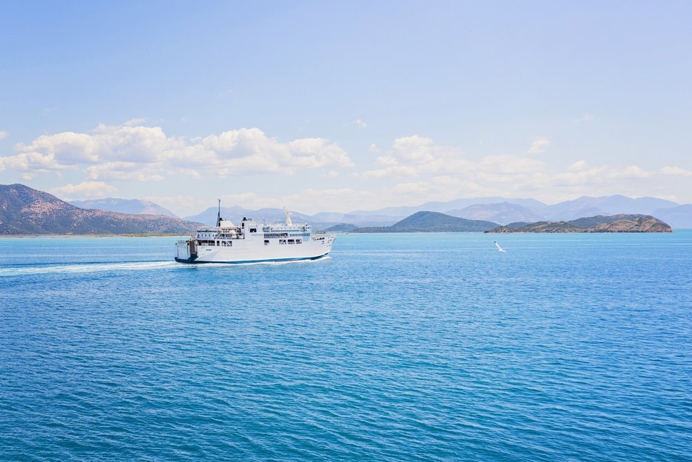 O femeie a supraviețuit 20 de ore în Marea Ionică după ce ar fi sărit de pe o navă de croazieră. Cum a fost găsită