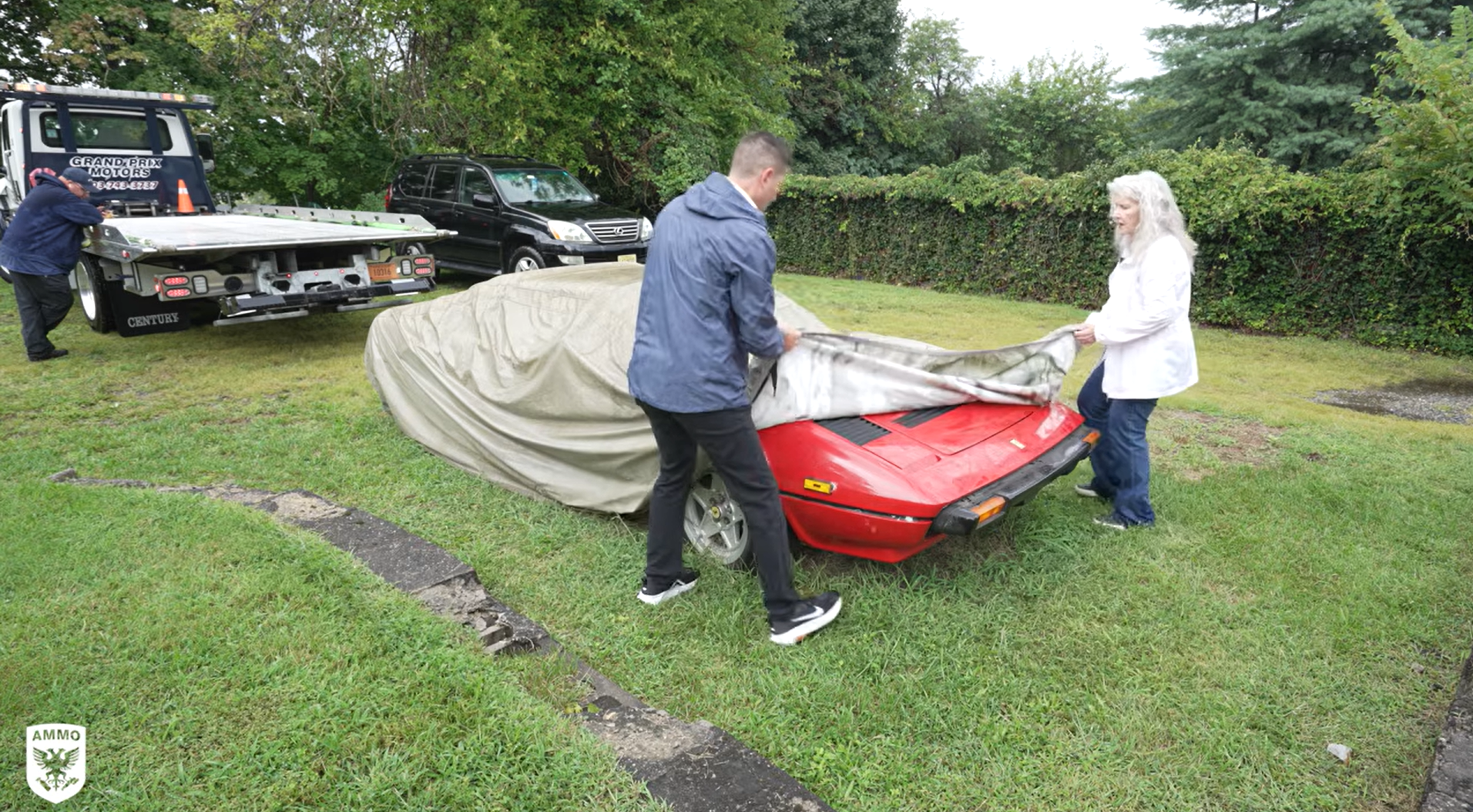 Un Ferrari vechi de 41 de ani, cu doar 6.800 de kilometri la bord, găsit abandonat într-o grădină. Ce a aflat noul proprietar