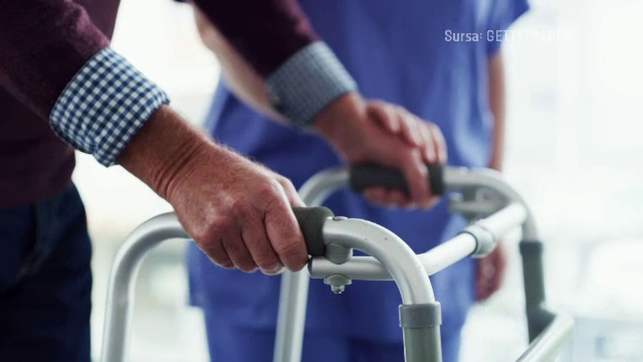 Femeie din Alba urmărită penal pentru înșelăciune după ce a folosit cardul bătrânului pe care îl îngrijea