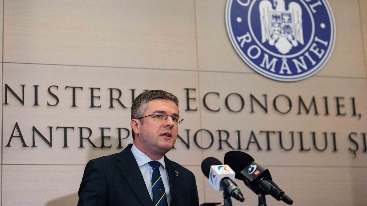 Ministerul Economiei ar putea desființa sau comasa nouă companii de stat cu probleme financiare. Ce firme sunt vizate