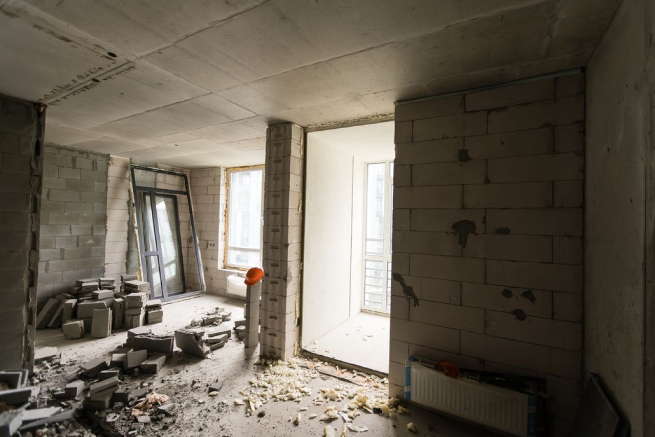 Americani care cumpără locuințe ieftine în Franța și Spania, cu renovări costisitoare