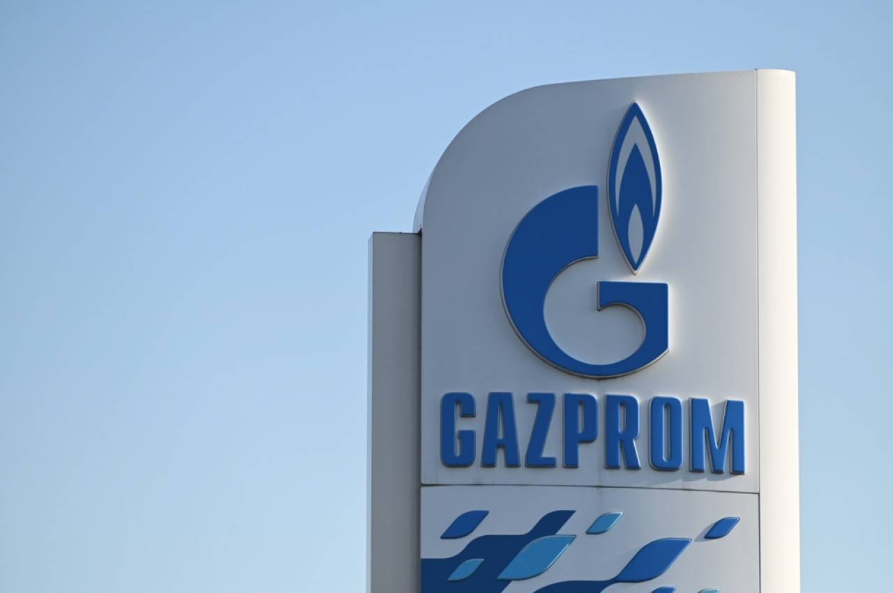Fotografie ilustrativă pentru: Consiliul Concurenței aprobă preluarea rețelei Gazprom. Doi antreprenori români preiau controlul NIS Petrol