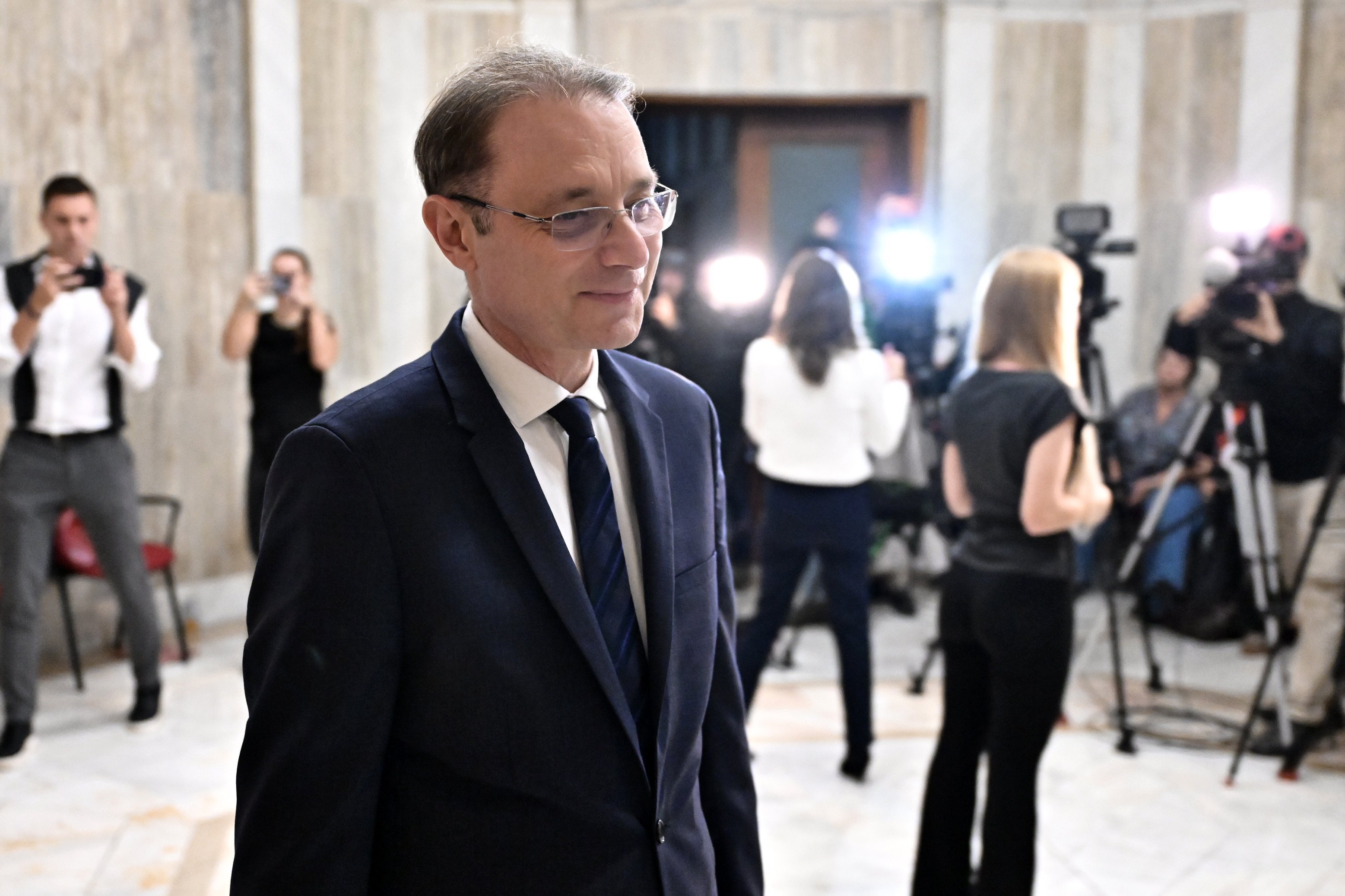 Agerpres luca niculescu parlament