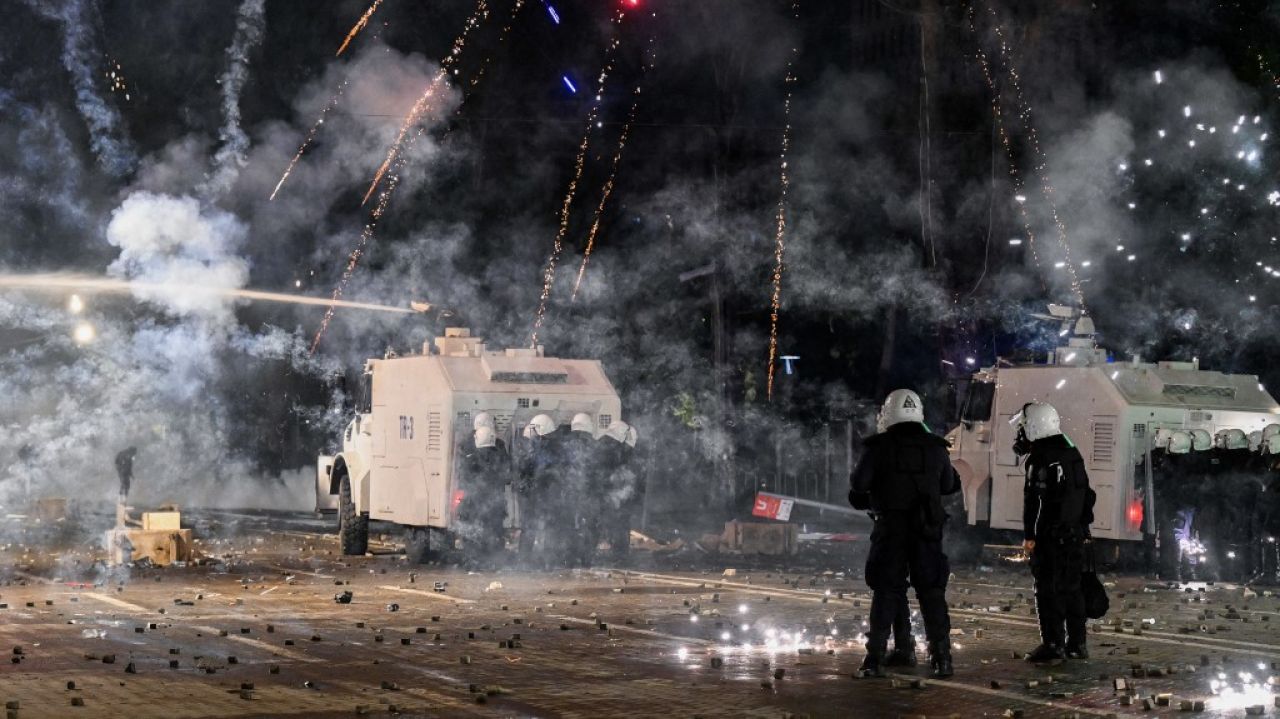 Proteste violente continue în Albania; studenții se alătură mișcării antiguvernamentale