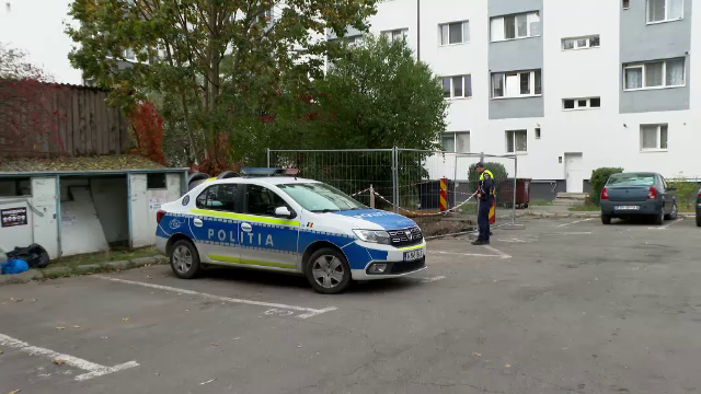 Bătrână de 84 de ani, în spital cu fracturi grave după ce a căzut într-o groapă. Zona, împrejmuită abia după incident