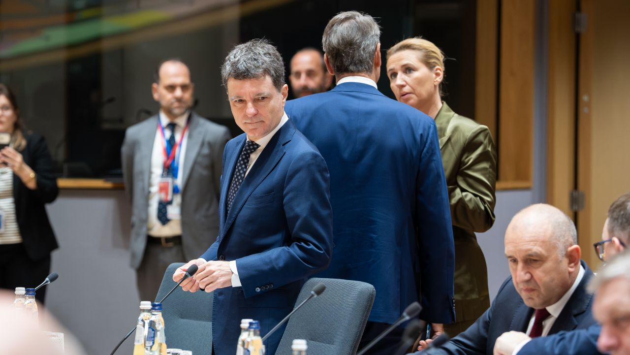 Din 2028, posibilă taxă pe carbon pentru benzină, motorină și gaze. România cere amânare