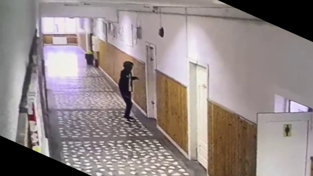 Agresorul de 13 ani de la şcoala din Bistriţa, transferat la Psihiatrie infantilă. Ce răni a provocat victimelor sale