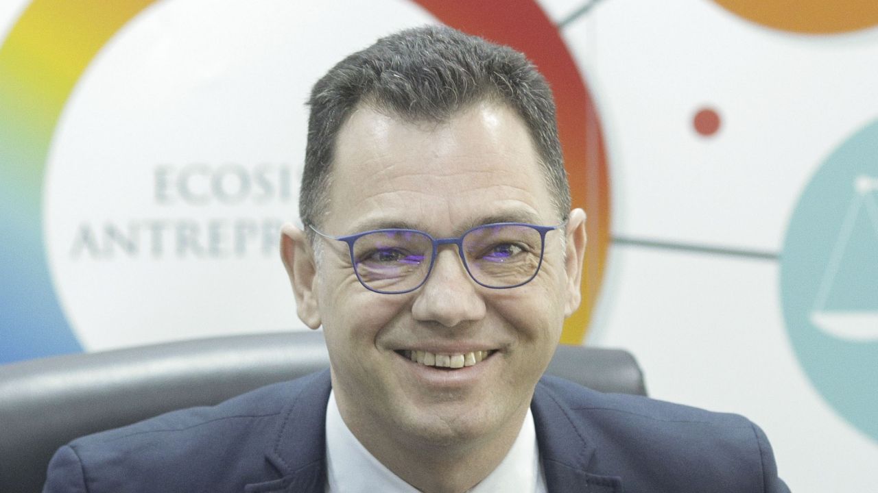 Scandal și acuzații la audierea ministrului propus al Apărării, Radu Oprea. Muraru îl acuză de fapte penale