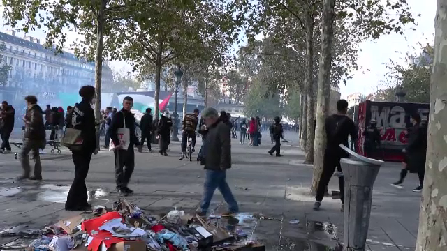 Revoltele din Franța și Italia, urmate de măsuri drastice. Sute de tineri, audiați de poliție. Ce pregătesc autoritățile