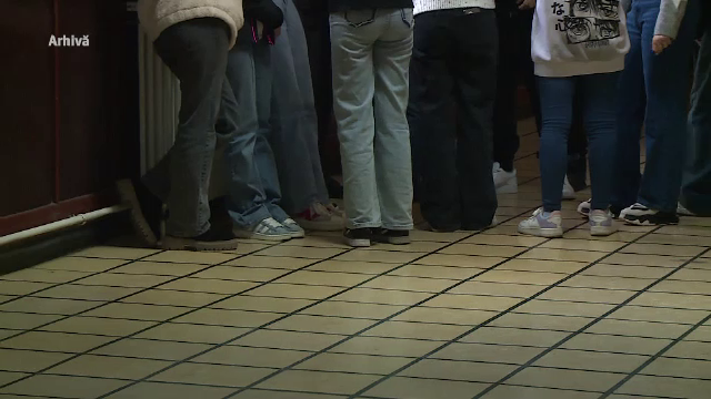 Violențe în școlile din România. Doi copii, bătuți de o femeie în Argeș, iar un elev, amenințat cu moartea în Târgoviște