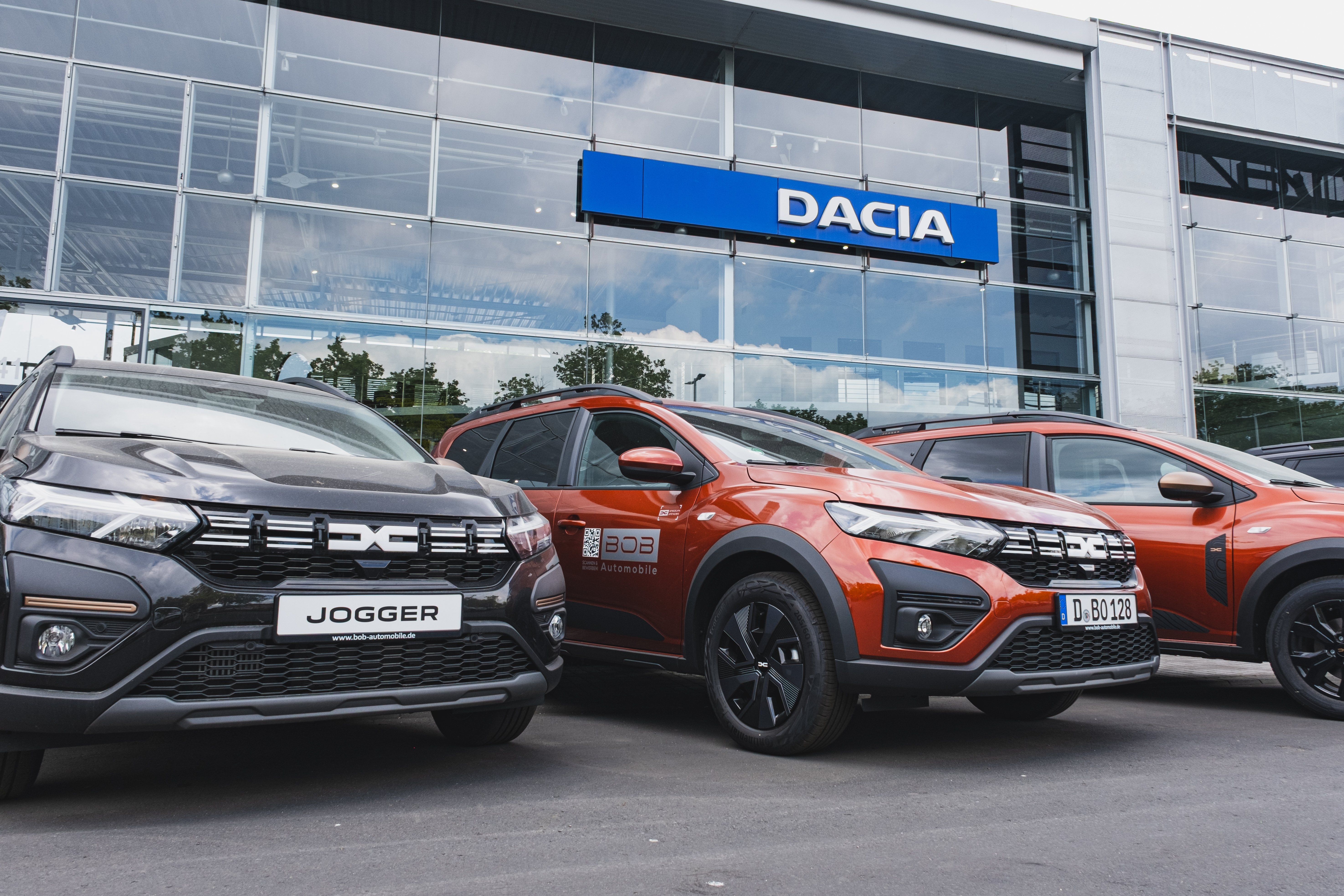Probleme pentru Dacia. Vânzările în Europa s-au prăbușit în ultima lună, în timp ce piața e în creștere