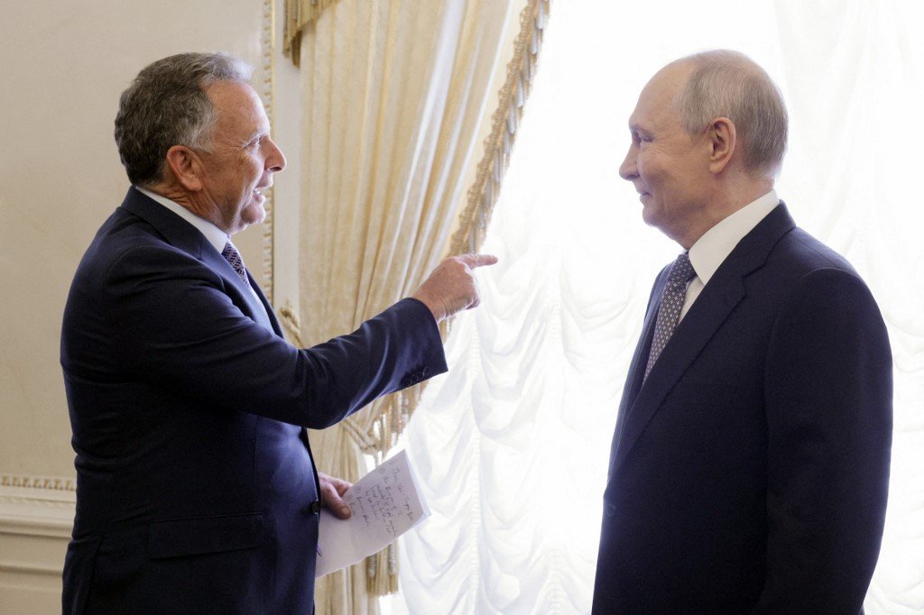 Putin, lingușit de emisarul lui Trump, în timpul întâlnirii lor din Rusia. Ce mesaj a trimis liderul rus în SUA prin Witkoff