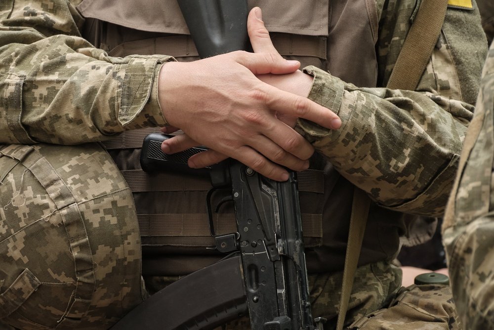 Un ucrainean s-a căsătorit cu viitoarea soacră pentru a ajunge în Moldova. Cum au descoperit polițiștii de frontieră înșelătoria