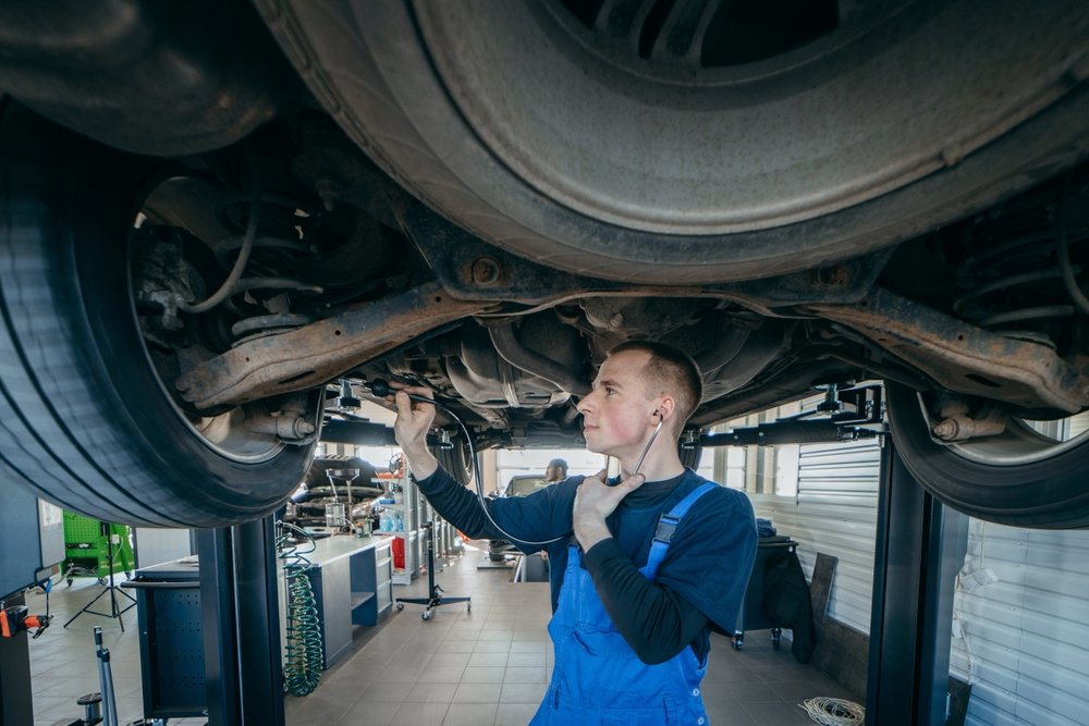 Un mecanic explică de ce unii șoferi ajung să plătească mai mult pe reparații când vin la service: „Nu este rentabil”
